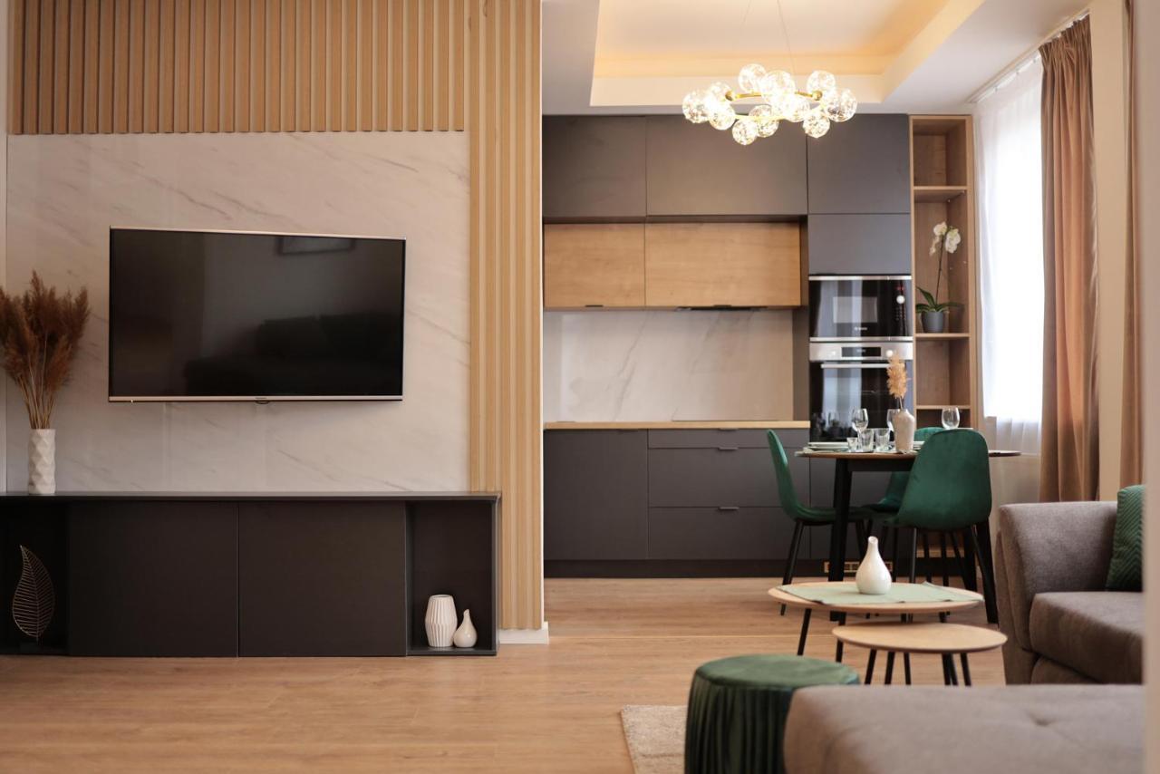Beautiful And Stylish 2 Bedroom Apartment In The City Center And In The Pedestrian Zone Bratislava Eksteriør billede